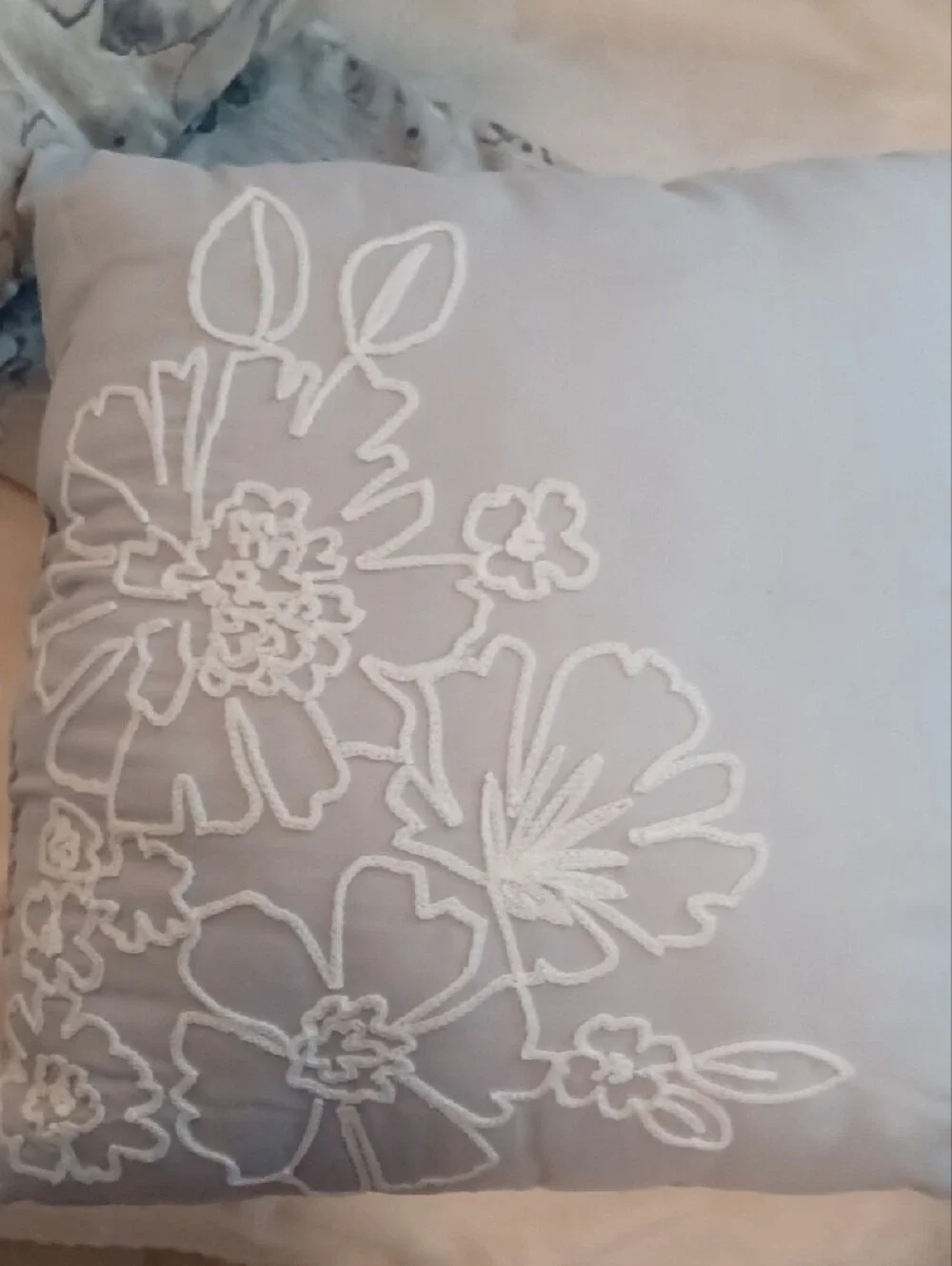 5 Piece Bed Pillow Set By Eva Longoria